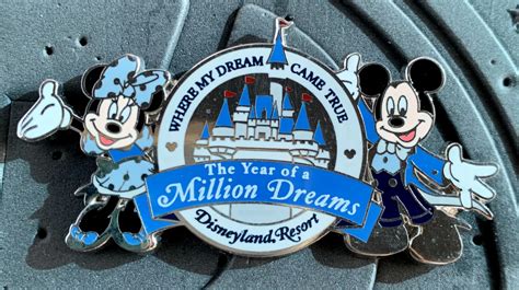 44122 Dlr Mickey And Minnie The Year Of A Million Dreams