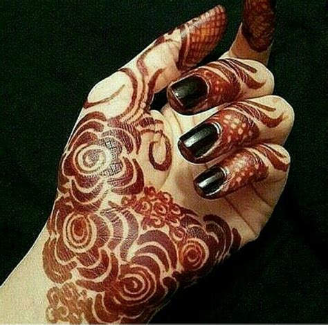 Pin By Amal Mohd On Henna Dpz Simple Arabic Mehndi Designs Hand Henna Mehndi Designs For Hands