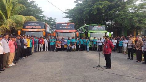 Berangkatkan PPDI Pati Ke Silatnas 3 Di Jakarta Pj Bupati Henggar