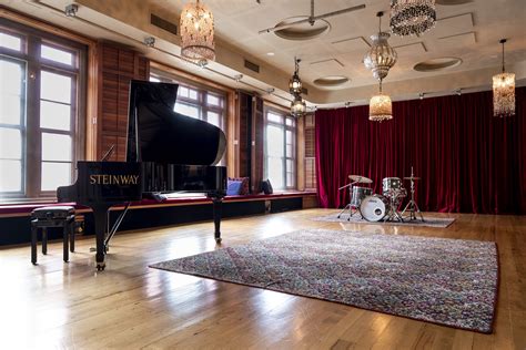 Roundhead Studios