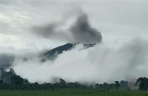 Abu Vulkanik Gunung Raung Banyuwangi Capai Buleleng Bali FaktualNews Co