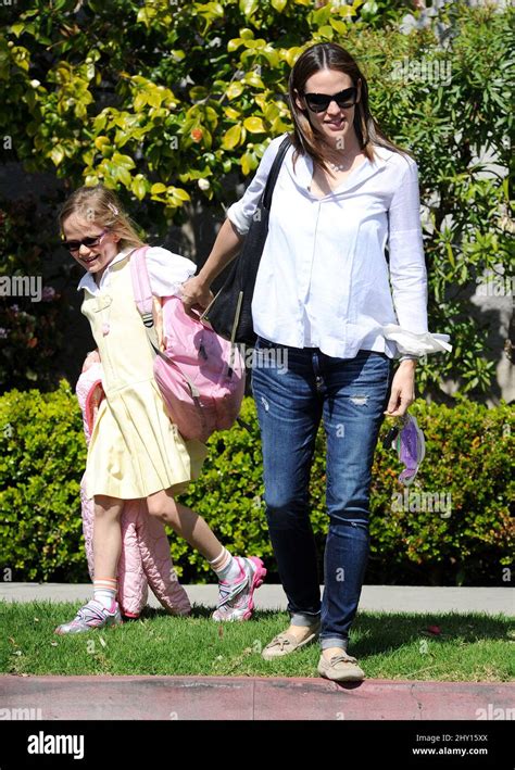 Jennifer Garner picking up her daughter Violet Affleck from school in Los Angeles, California ...