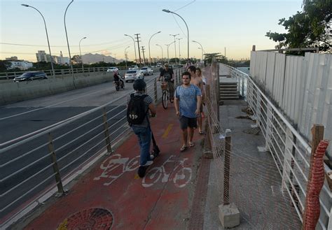 V Deo Ciclovia Da Ponte De Camburi Em Vit Ria Ficar Em Obras At O