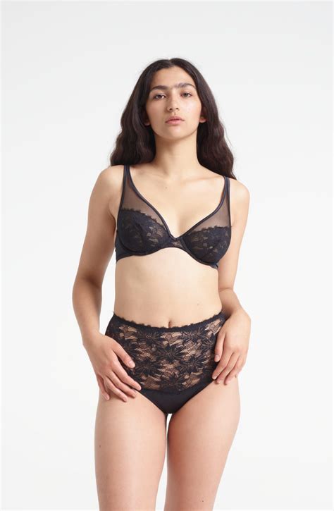 Yasmine Eslami Soutien Gorge Plongeant Annabelle Noir