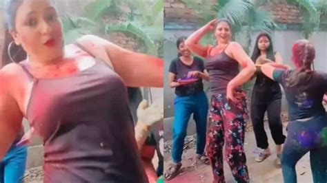 Mohammed Shami Estranged Wife Hasin Jahan Dancing On Holi Latest Sports