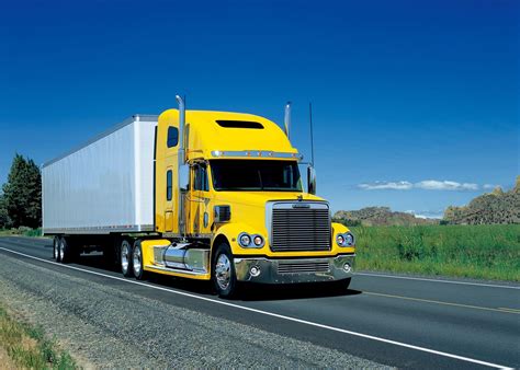 Freightliner Trucks Wallpapers - Wallpaper Cave
