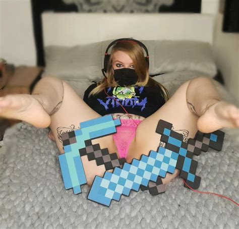 Let S Play Minecraft Nudes Girlsdoingnerdythings NUDE PICS ORG