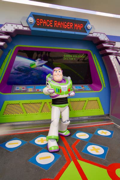 Buzz Lightyear Meet And Greet Returns To Magic Kingdom Photos Video