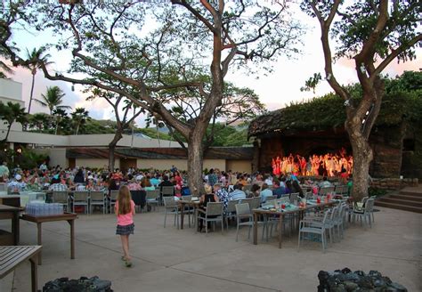 Review: Drums of the Pacific Luau at Hyatt Maui in Kaanapali