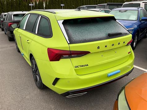 Skoda Octavia Combi Rs Tsi Dsg Pano Standheizung Ahk Hud Side