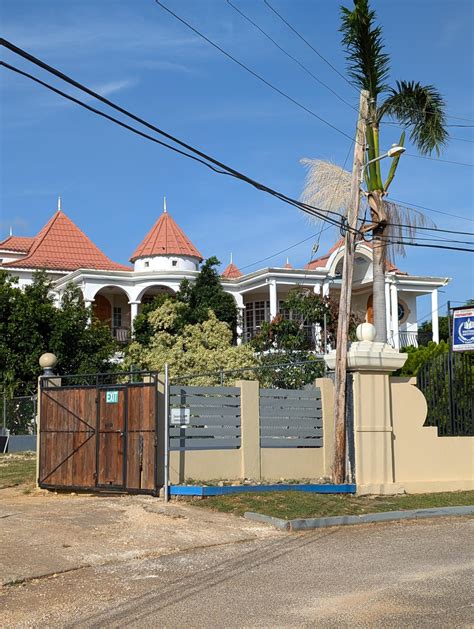 Private Treaty Bedroom Bathroom House In Westgate Hills St James