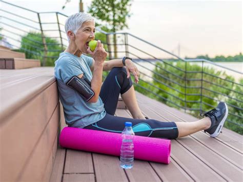 What causes floating poop? - Medical News Corner