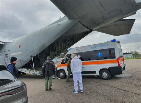 Neonato Da Bristol A Roma Per Operazione Salvavita S Apre Una Breccia