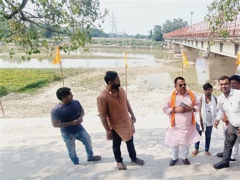 Former Mla Inspected The Banks Of Rapti River Mother Achiravati Ganga Aarti Will Be Held