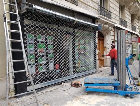 Installation de rideaux métalliques à Paris Meilleur Prix