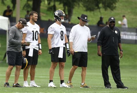 Pittsburgh Steelers Qb Camp Notebook Kenny Pickett Takes Step Up In