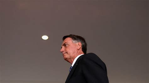 “mau Perdedor” Imprensa Internacional Comenta Saída De Bolsonaro Do