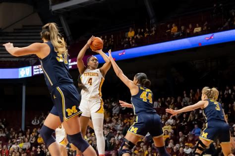 Gophers Womens Basketball Losing Streak Grows The Minnesota Daily