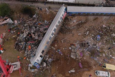 Zugunglück in Griechenland Bilder der Unfallstelle Nachrichten at