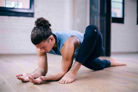 Lizard Pose Variations To Open Your Hips In Yoga Alo Moves