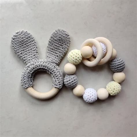 Untreated Infant Crochet Bunny Ears Teething Rings Wooden Rattles