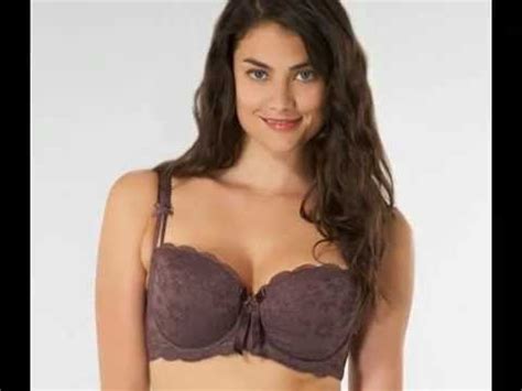 8 Hot Sexy Laura Mennell Bikini Pics