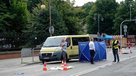 Katowice Wypadek Latka Zgin A Pod Ko Ami Autobusu Wiadomo Ci