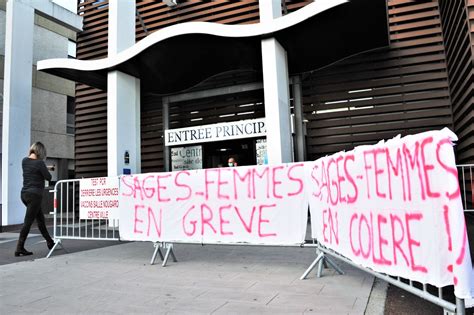 Les Sages Femmes En Gr Ve La Maternit De Langon On Manque