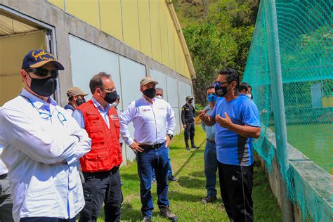 Ministro de la Producción José Salardi visita al centro experimental