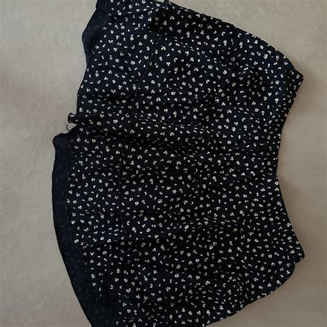 Brandy Melville Izzy Floral Mini Skirt Depop