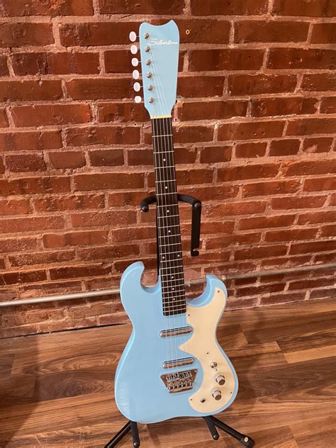 Silvertone Classic Electric Guitar Daphne Blue