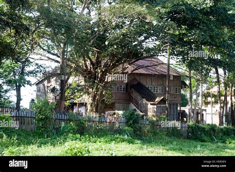 Colonial architecture buildings in Freetown, Sierra Leone Stock Photo - Alamy