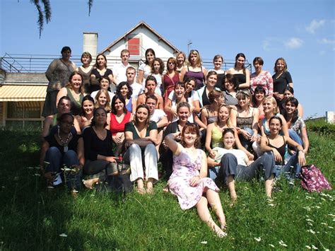 Photo de classe Troisième année école d infirmière promo 2004 2007 de