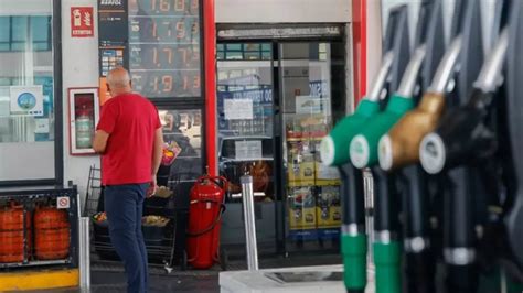 La Trampa Del Iva Permite Que 1 200 Gasolineras Vendan Carburante Por