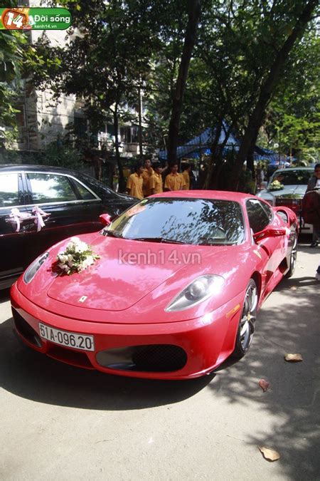 Dàn siêu xe khủng đón dâu hot girl Quỳnh Chi
