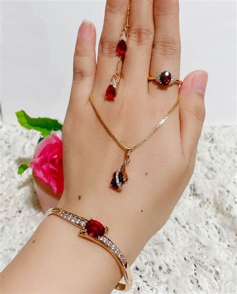 Jual Set Perhiasan Wanita Permata Giok Lapis Emas Warna Merah Cantik