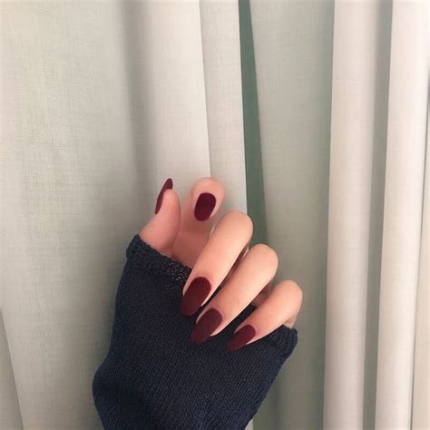 Màu sơn móng tay hot nhất hiện nay 10 màu nail xu hướng 2021