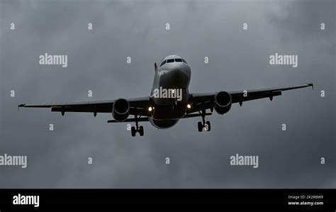 Commercial Plane Landing Stock Photo Alamy