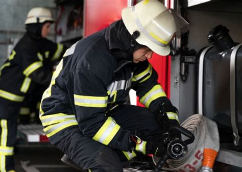 Interwencje straży pożarnej związane z silnym wiatrem lomzainfo pl