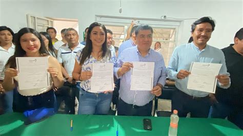 Recibe Constancia De Mayor A Heladio S Nchez Zavala Noticias De Cuautla