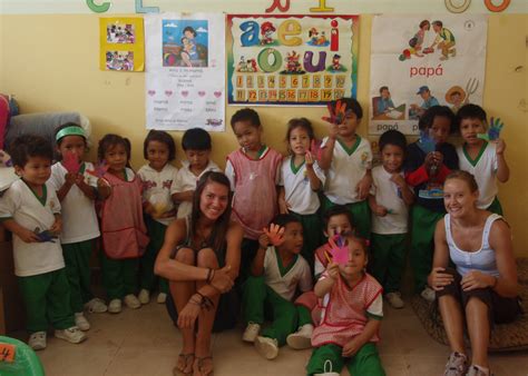 Teach English in EcuadorHola People