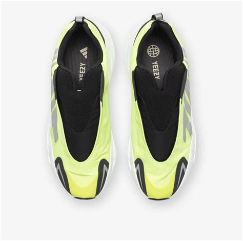 Giày Adidas Yeezy Boost 700 Mnvn Laceless Phosphor Gy2055