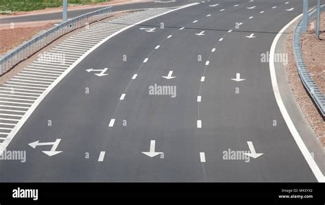 Three Lanes Hi Res Stock Photography And Images Alamy