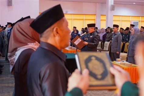 Lantik Pejabat Administrator Pengawas Hingga Fungsional Taufan Pawe