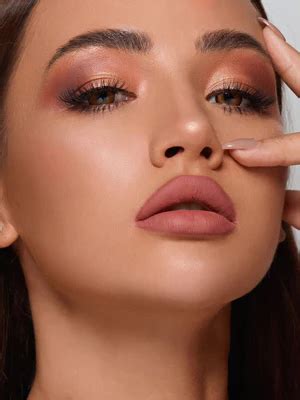 پالت سایه 9 رنگ شیگلم مدل Nude Beginnings اصل اسکین کافه
