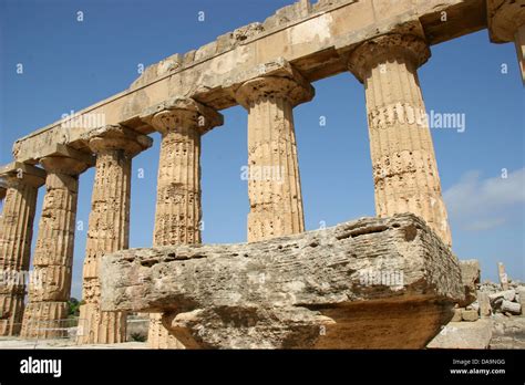 Hera temple hi-res stock photography and images - Alamy