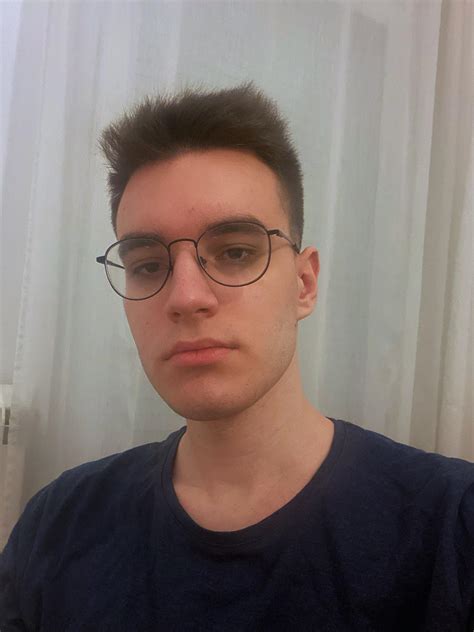 Do I Have A Boyish Face Scrolller