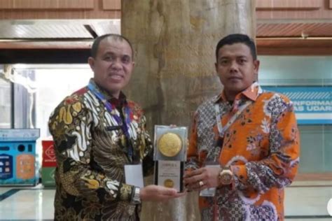 Kota Stabat Terima Piala Adipura 2023 Dari KLHK ANTARA News Sumatera