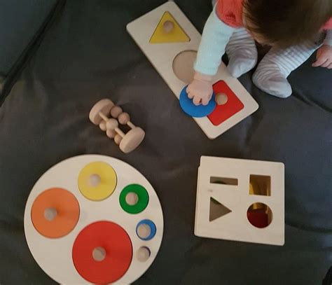 Ocuklar In Oyuncak Se Imi E Itici Oyuncaklar Montessori Felsefesi