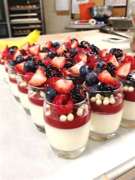 Greek Yogurt Panna Cotta Desszertek